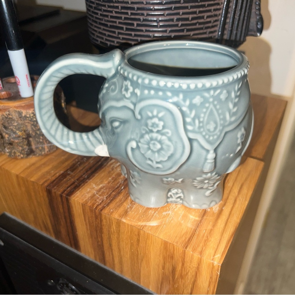 New Elephant Mug textured